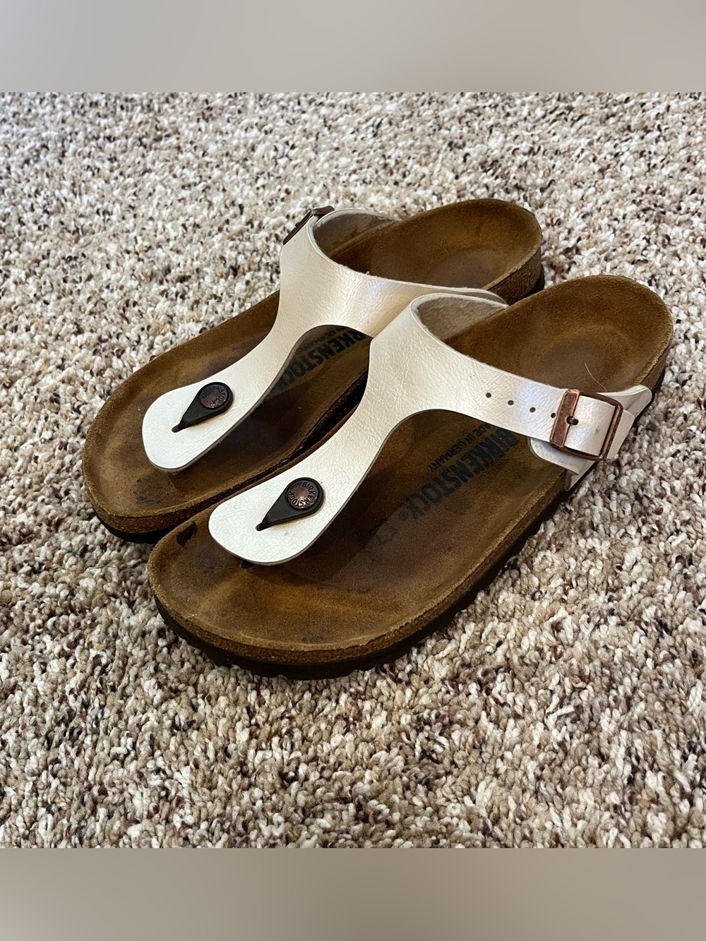 Birkenstock White Thong Sandal Buckle Adjustable Strap Womens EU 38 7.5